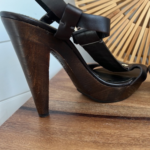 Burberry brown leather studded T-strap sandal - Picture 12 of 17